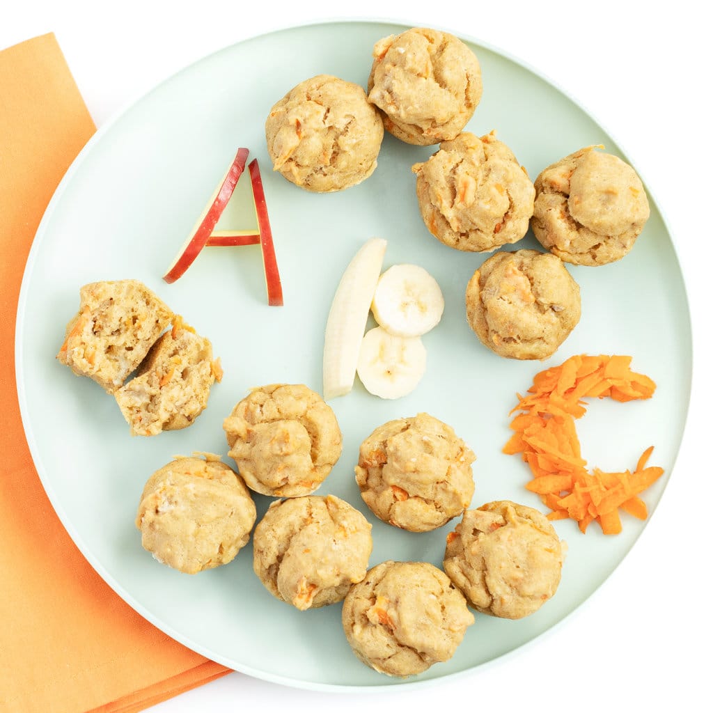 I muffin ABC perfetti per neonati e bambini piccoli (mela, banana e carote!) (Mela, banana e carote)