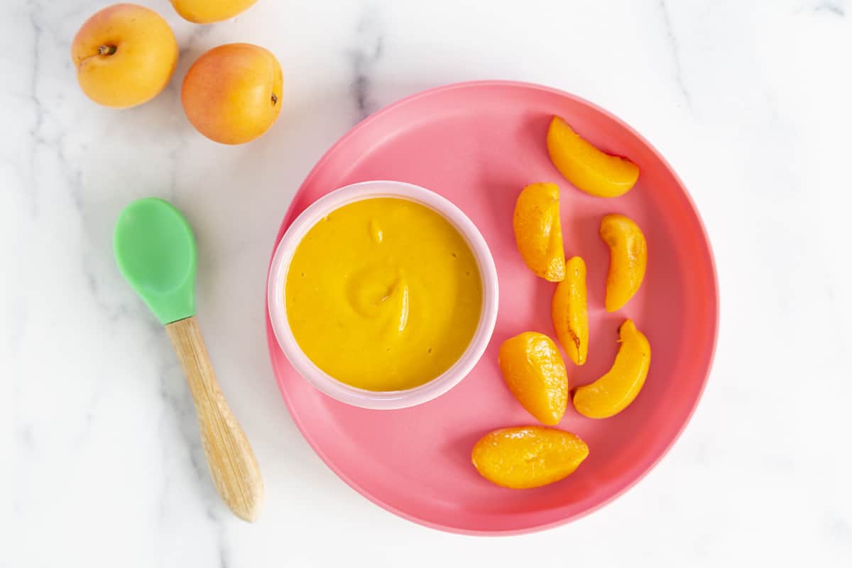 Alimenti per bambini all'albicocca