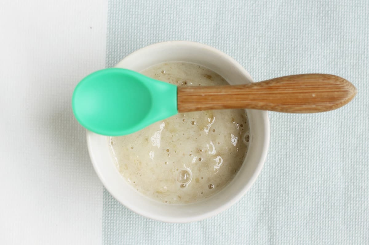 Alimenti per bambini con purea di banana: veloci, facili, anticipati
