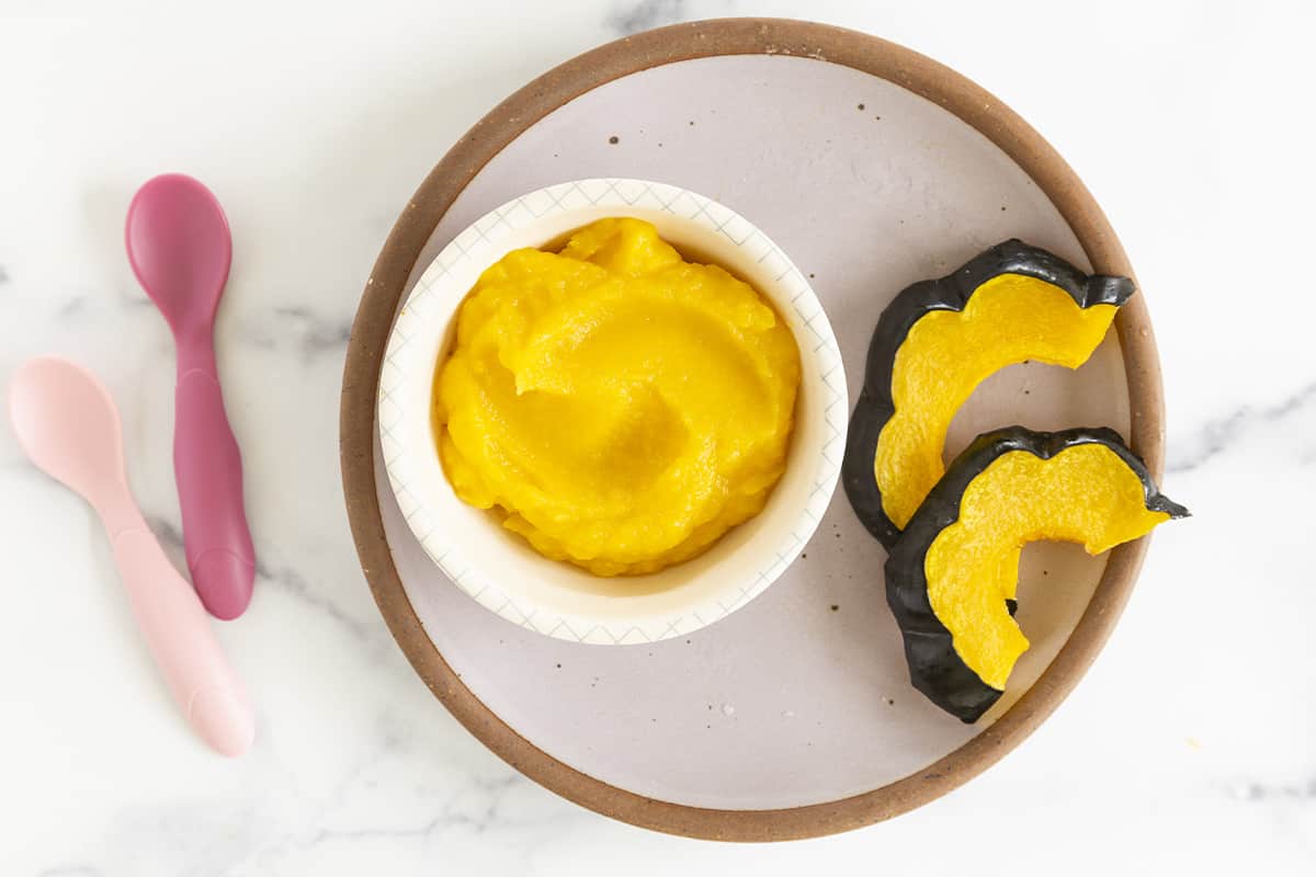 Alimento per bambini con zucca ghianda arrostita