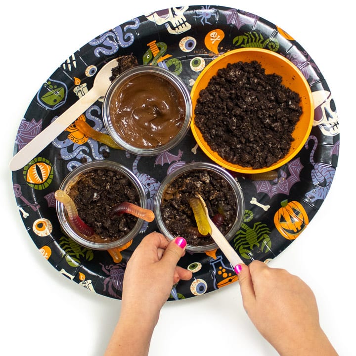 Avocado Dirt Pudding (preferito dal bambino + dal bambino)