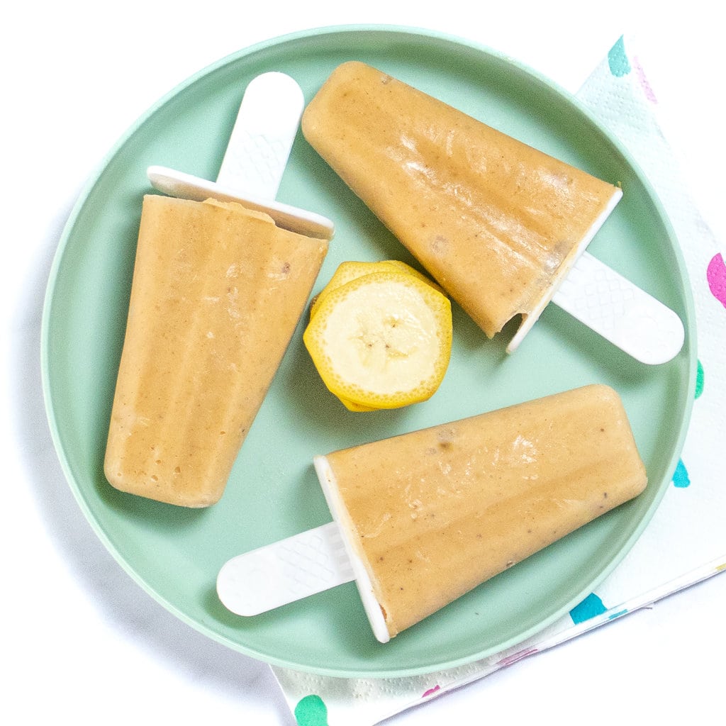 Ghiaccioli alla banana cremosi e da sogno con yogurt (preparazione in 5 minuti!)
