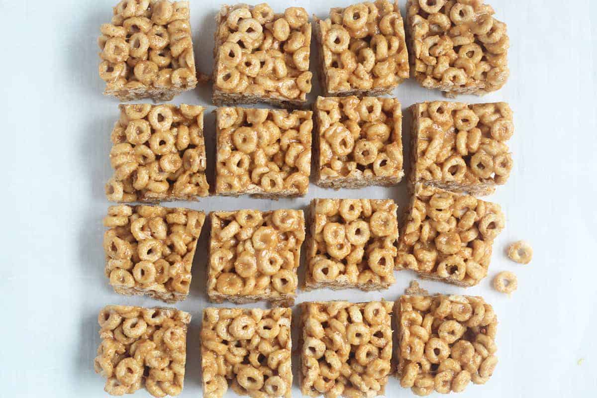 Barrette ai cereali con 3 ingredienti (pronte in 10 minuti)