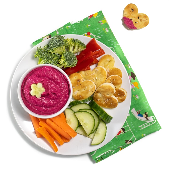 Hummus di barbabietola per neonati, bambini piccoli e bambini