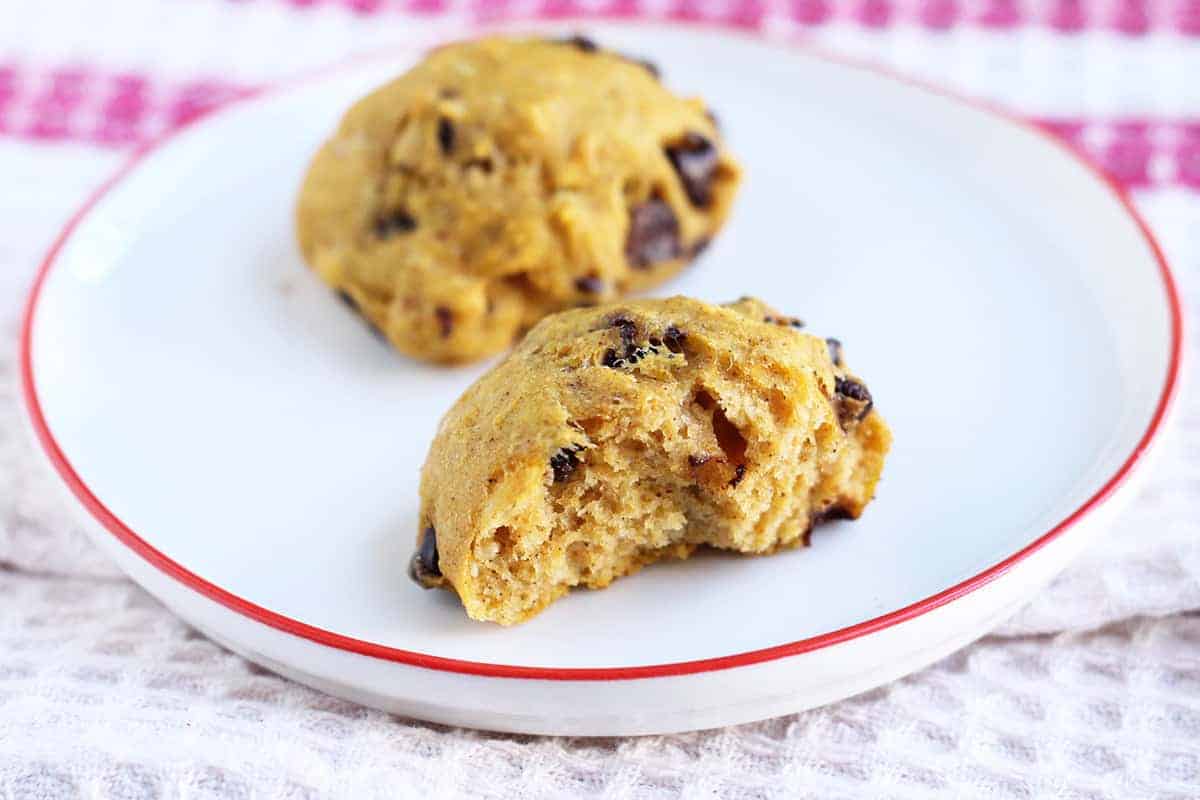 Biscotti salutari alla zucca (leggeri, soffici e così buoni!)