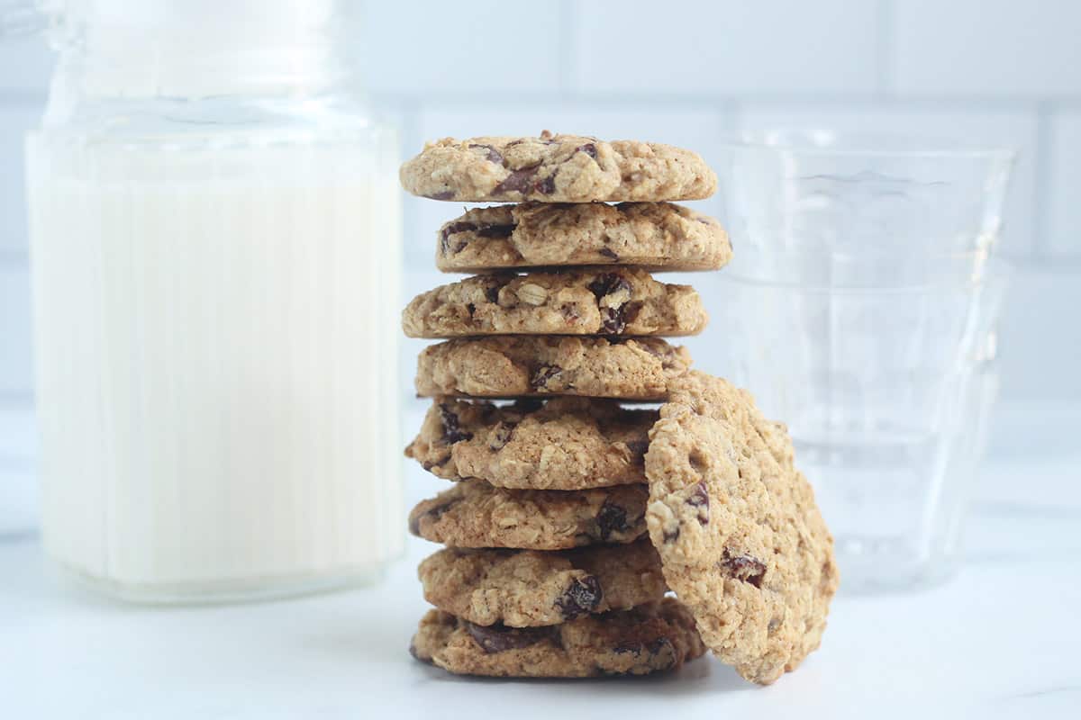 Biscotti salutari con gocce di cioccolato e farina d'avena