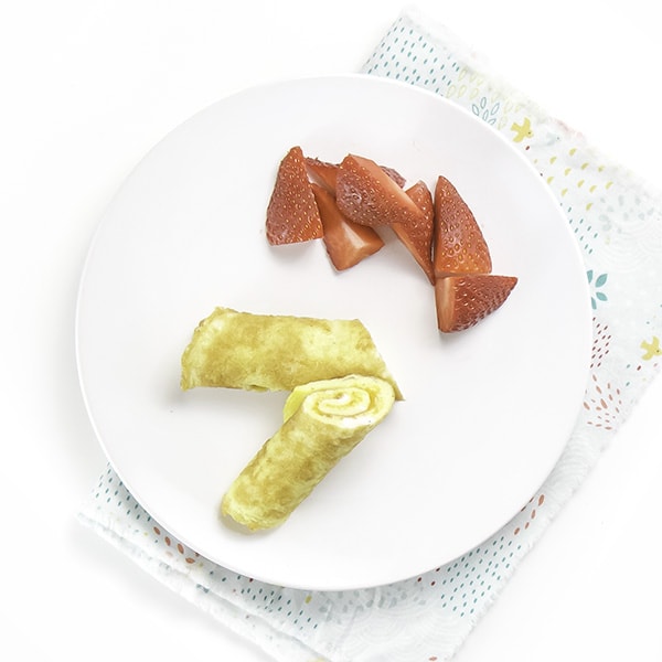 Roll-up di uova al formaggio (per neonati, bambini piccoli + bambini)