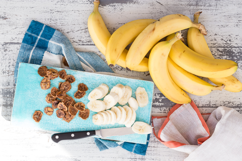 Chips di banane al forno