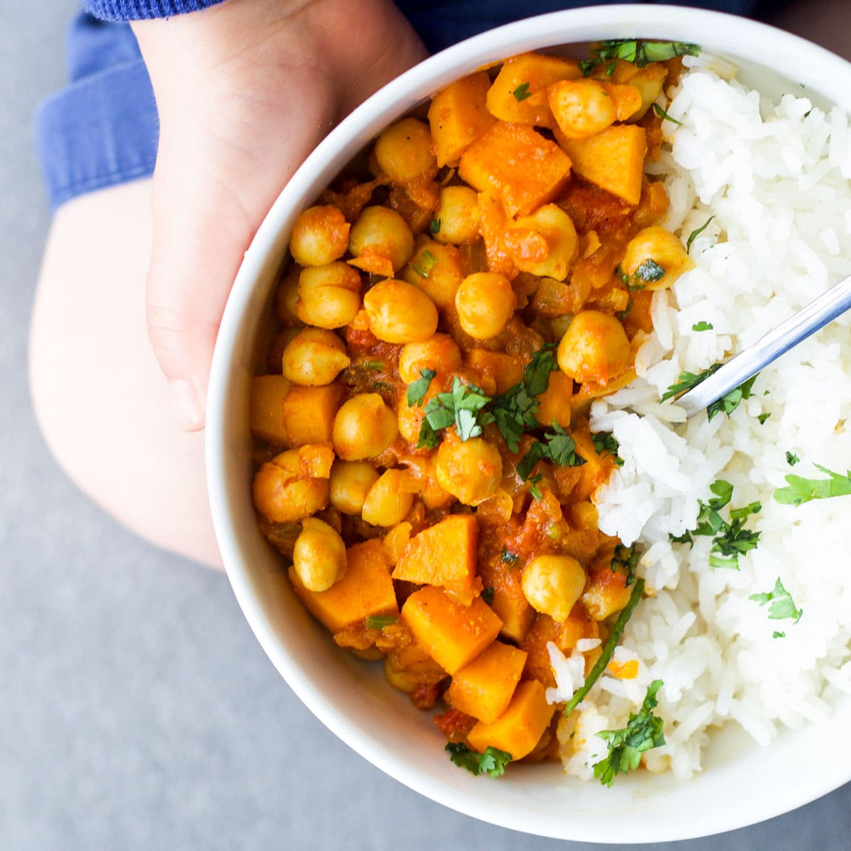 Curry di patate dolci e ceci (facile, sano e adatto a tutta la famiglia)