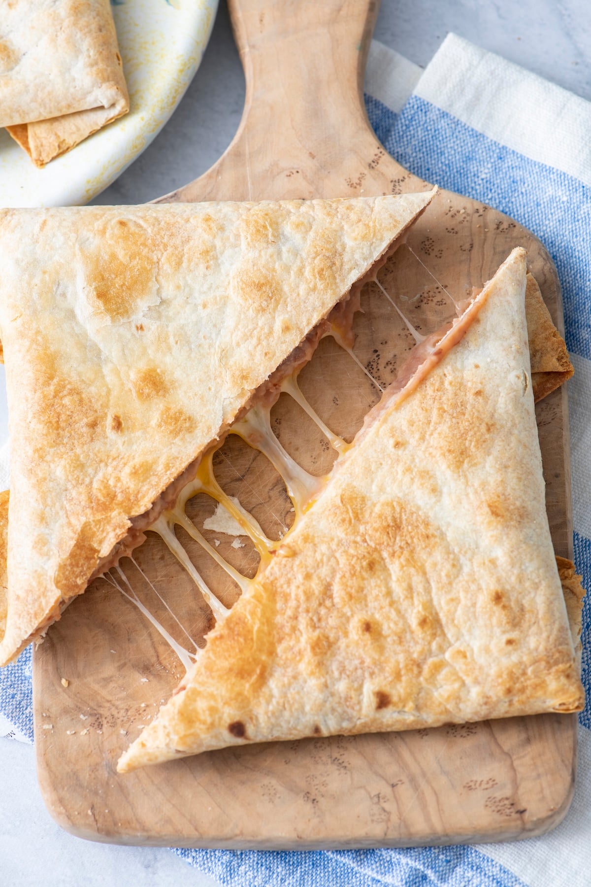 Cuscini per tortilla con friggitrice ad aria (fagioli e formaggio)