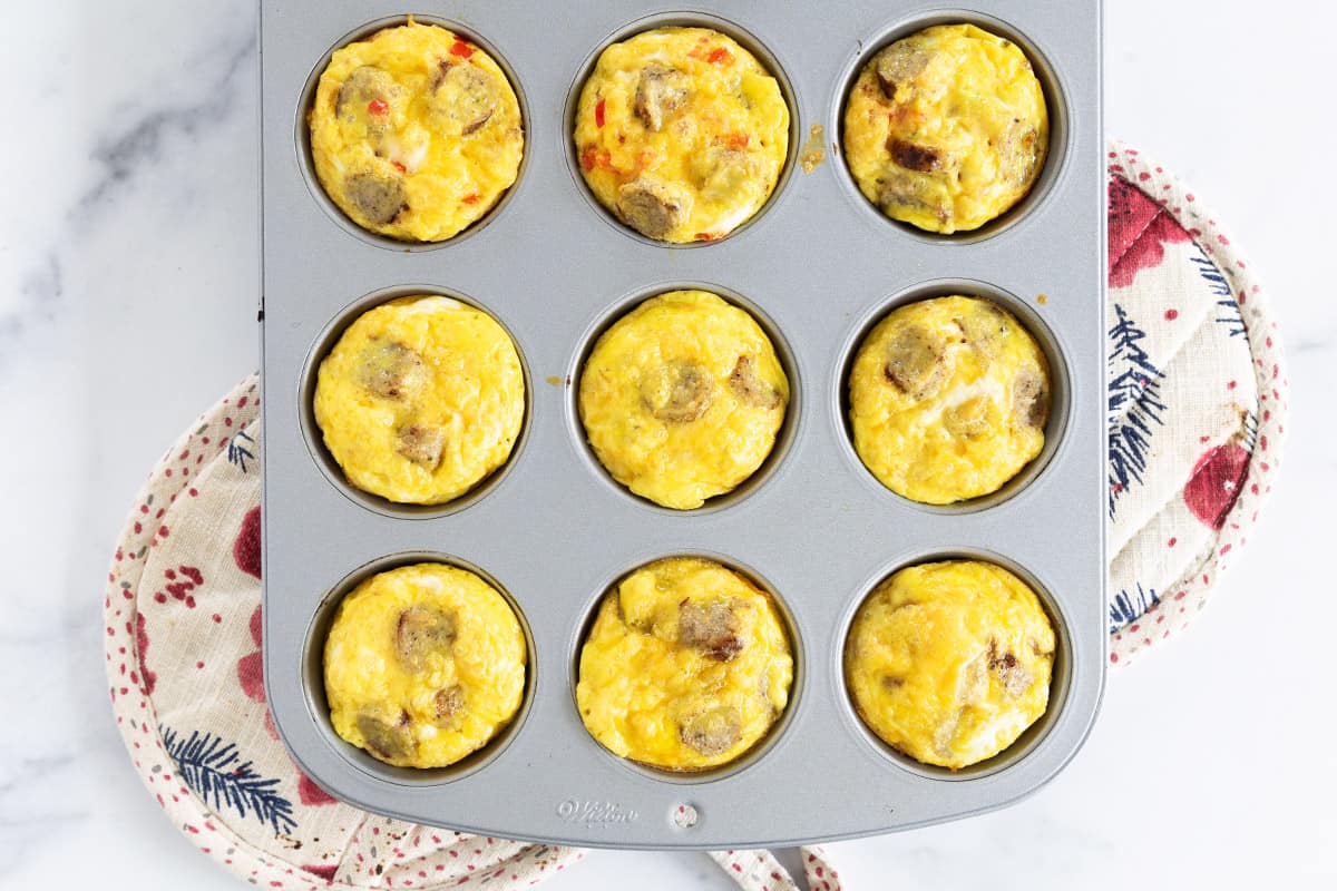 Muffin all'uovo con salsiccia, facilissimi