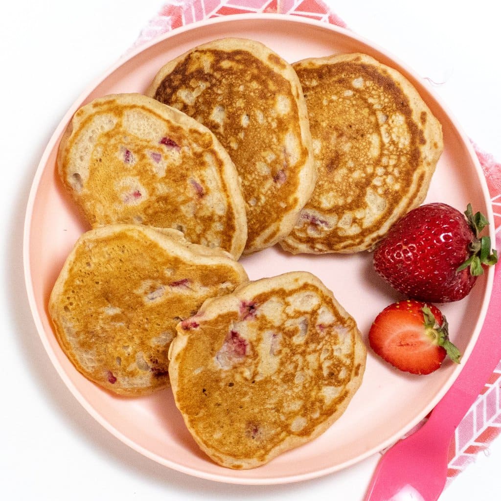 Pancake salutari alla fragola e vaniglia, richiesti dai bambini (preparati in 15 minuti)