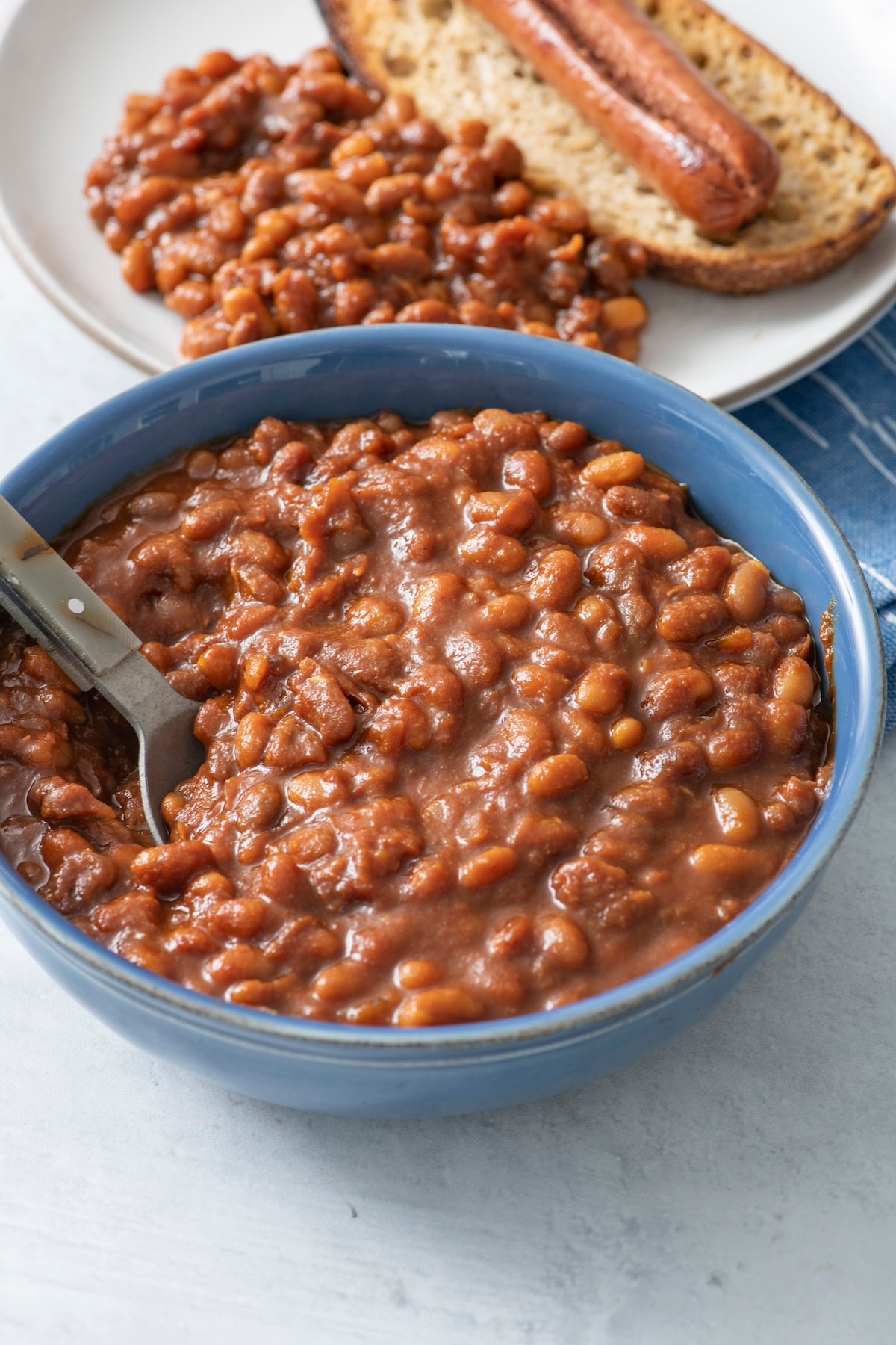 Fagioli al forno nella pentola a cottura lenta