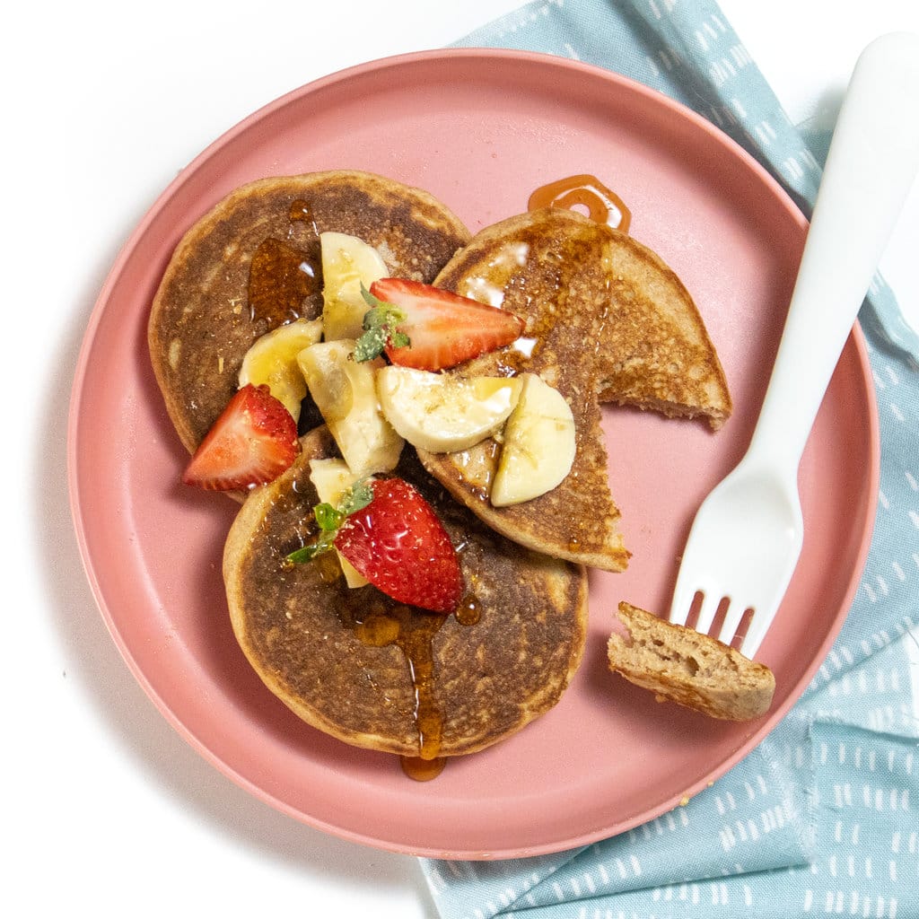 Soffici pancake integrali con banana per neonati (e anche bambini!)