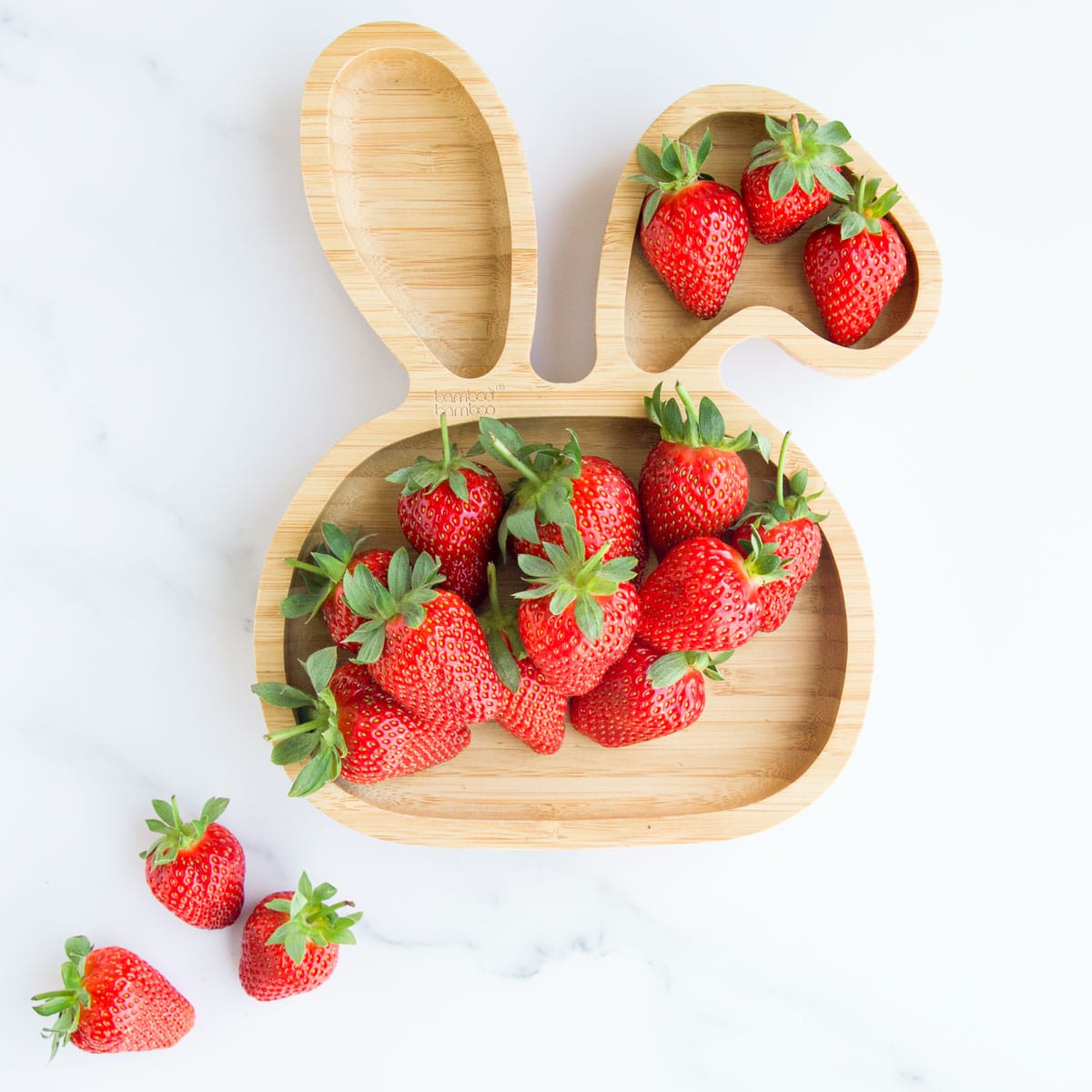 Fragole per lo svezzamento guidato dal bambino (come servire/tagliare)