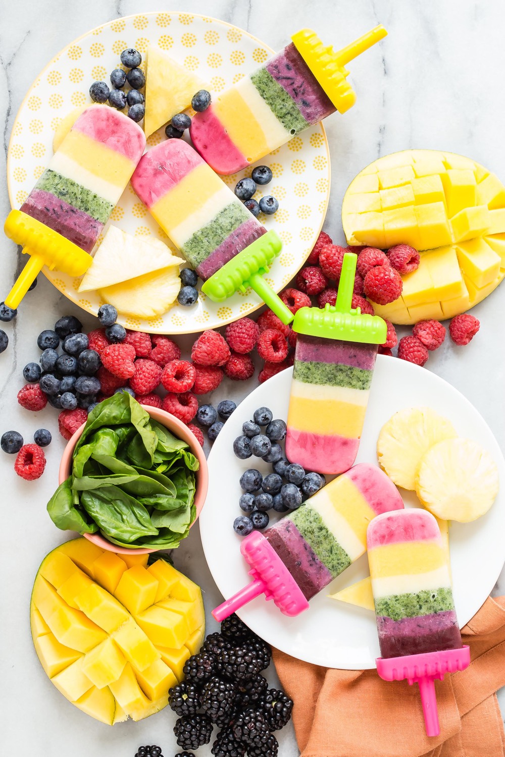 Ghiaccioli allo yogurt arcobaleno