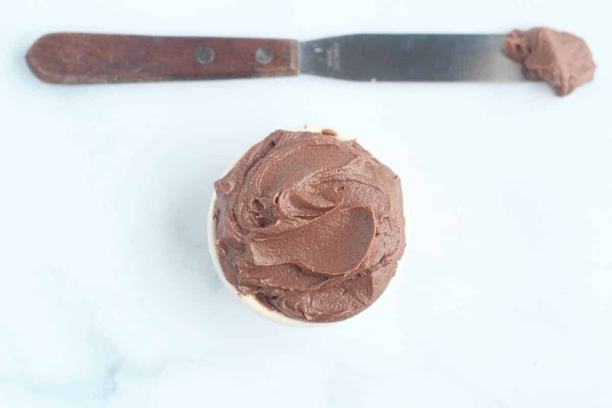 Glassa Di Formaggio Cremoso Al Cioccolato Facile (con Meno Zucchero)