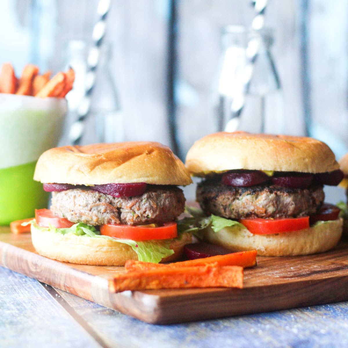 Hamburger di manzo con verdure nascoste: piccoli buongustai sani.