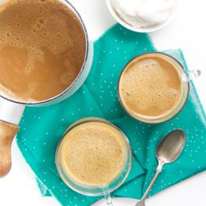Cacao caldo sano alla curcuma per bambini e ragazzi