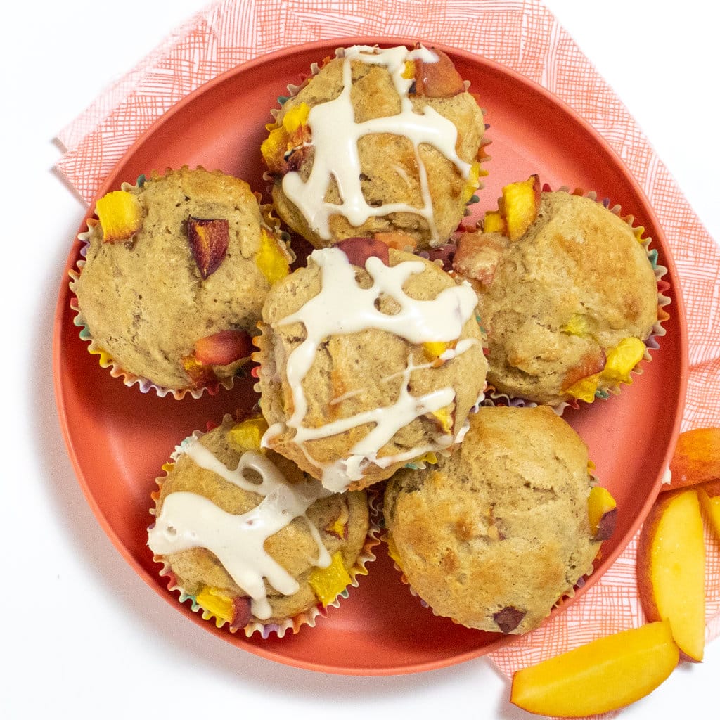 Muffin salutari alla pesca richiesti dai bambini (pesche fresche o congelate)