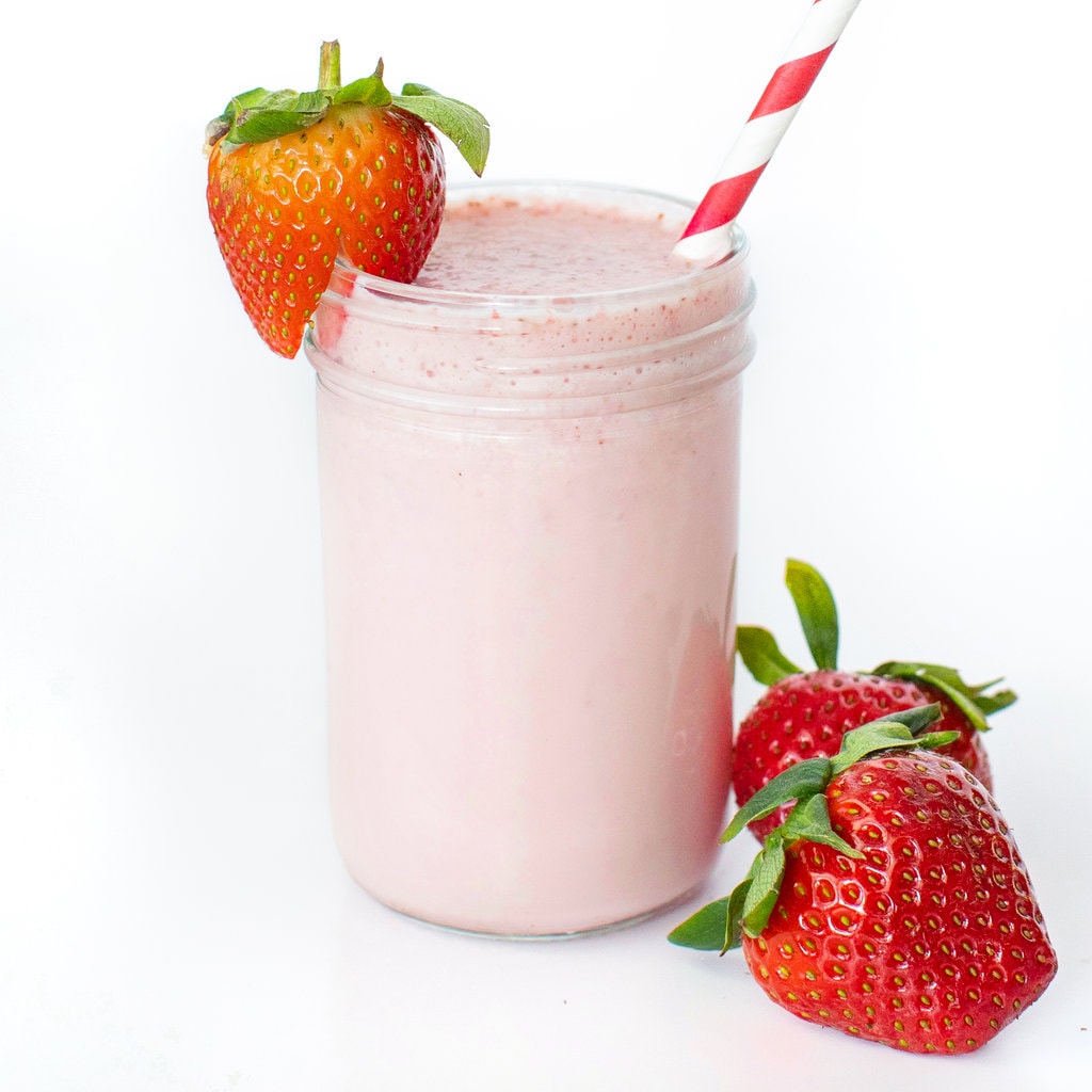 Latte alla fragola 3 minuti richiesto dai bambini (naturalmente zuccherato!)