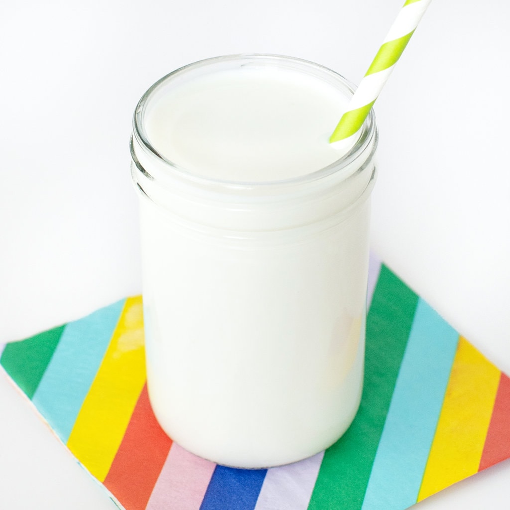 Il miglior latte alla vaniglia fatto in casa (3 minuti)
