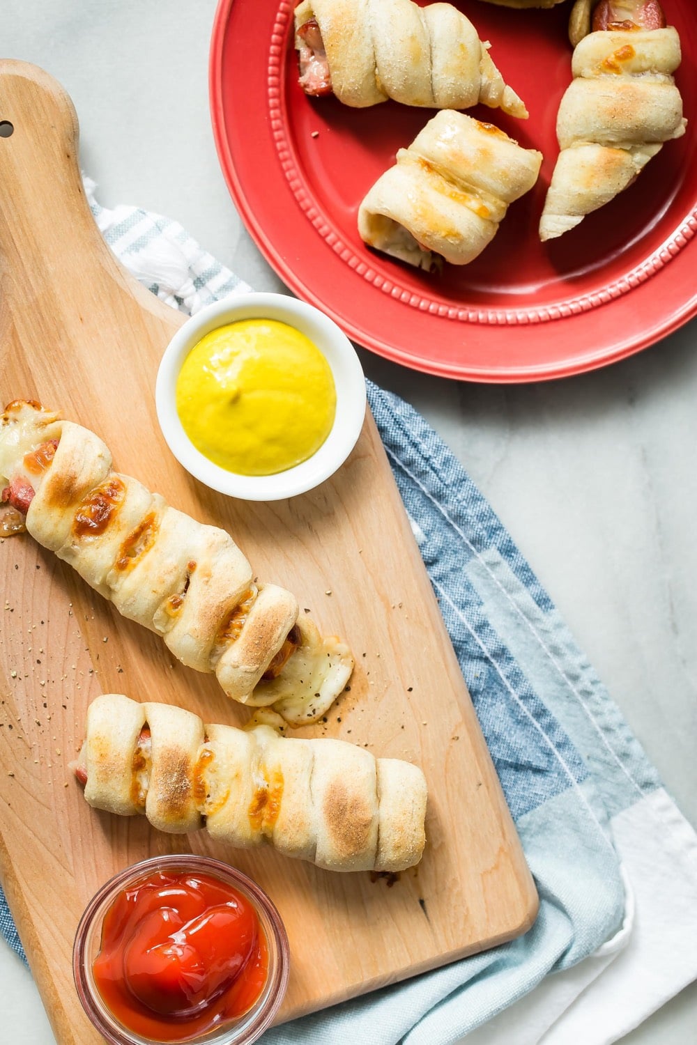 Hot dog con pizza al formaggio