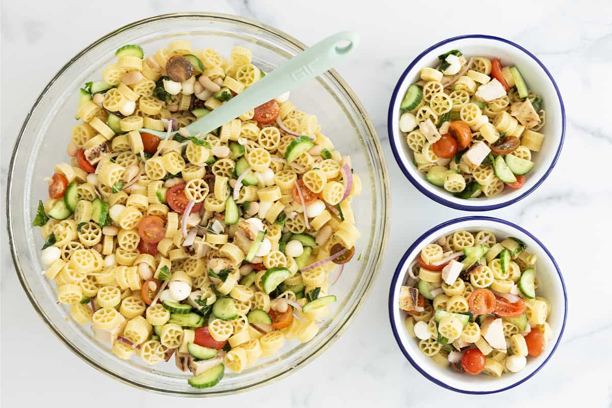 Insalata di pasta con pollo (così facile!)