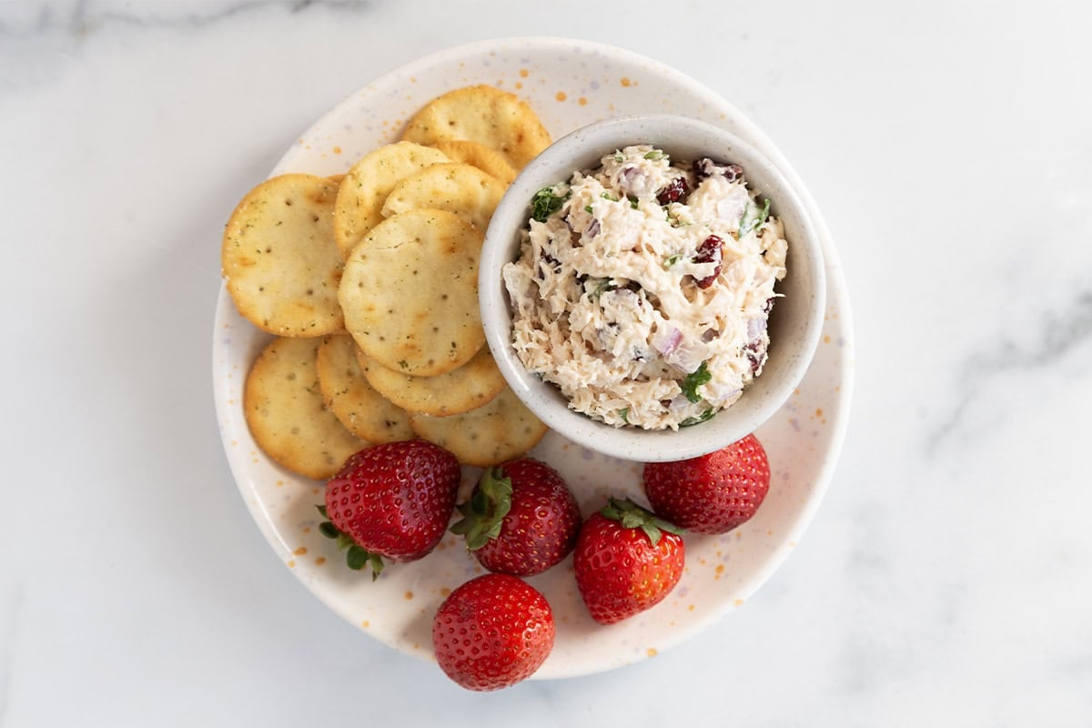 Insalata di pollo preferita (con pollo in scatola)