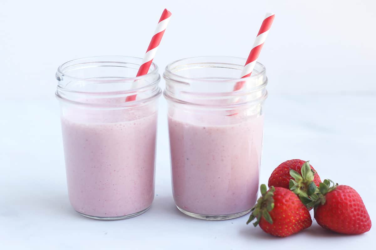 Latte alla fragola preferito (così veloce!)