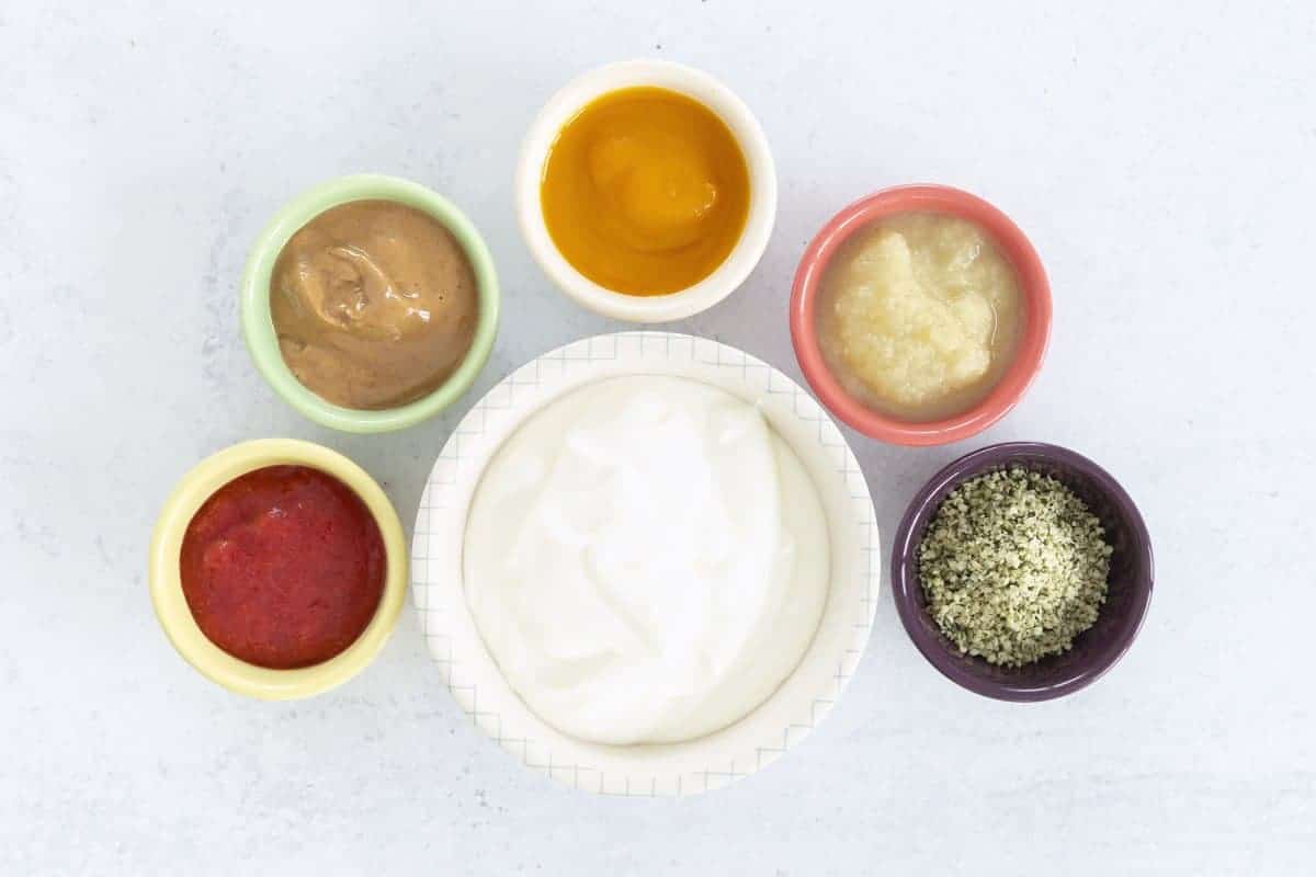 Il miglior yogurt per neonati e bambini piccoli (e come aromatizzare lo yogurt bianco)