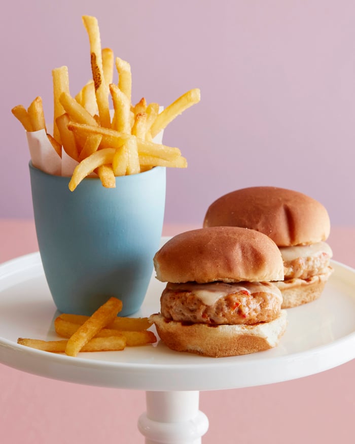 Mini hamburger di pollo con pomodori secchi