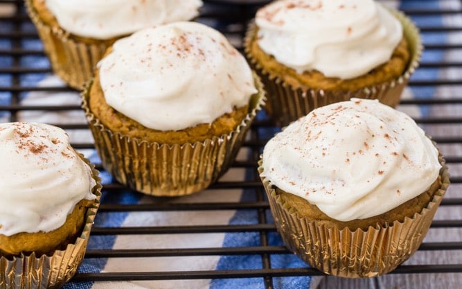 Muffin alla zucca con glassa al formaggio cremoso