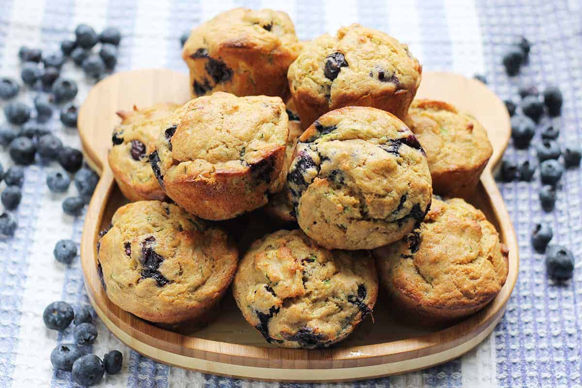 Muffin alle banane e zucchine con mirtilli