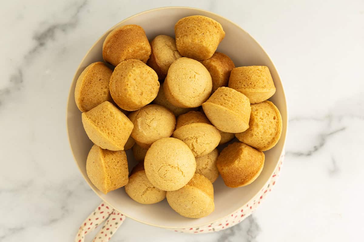 Muffin di pane di mais buoni come il mix in scatola (ma meglio per te)