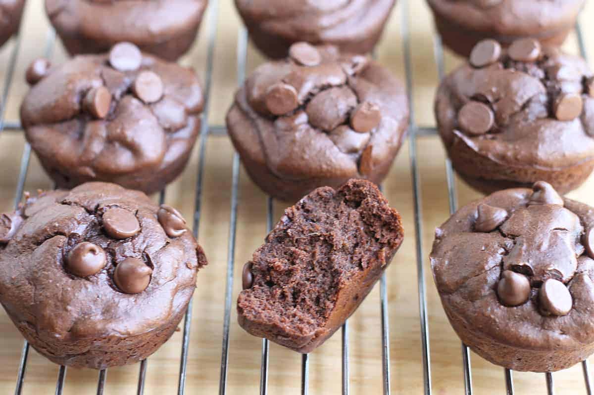 Muffin proteici al cioccolato così buoni (con verdure!)