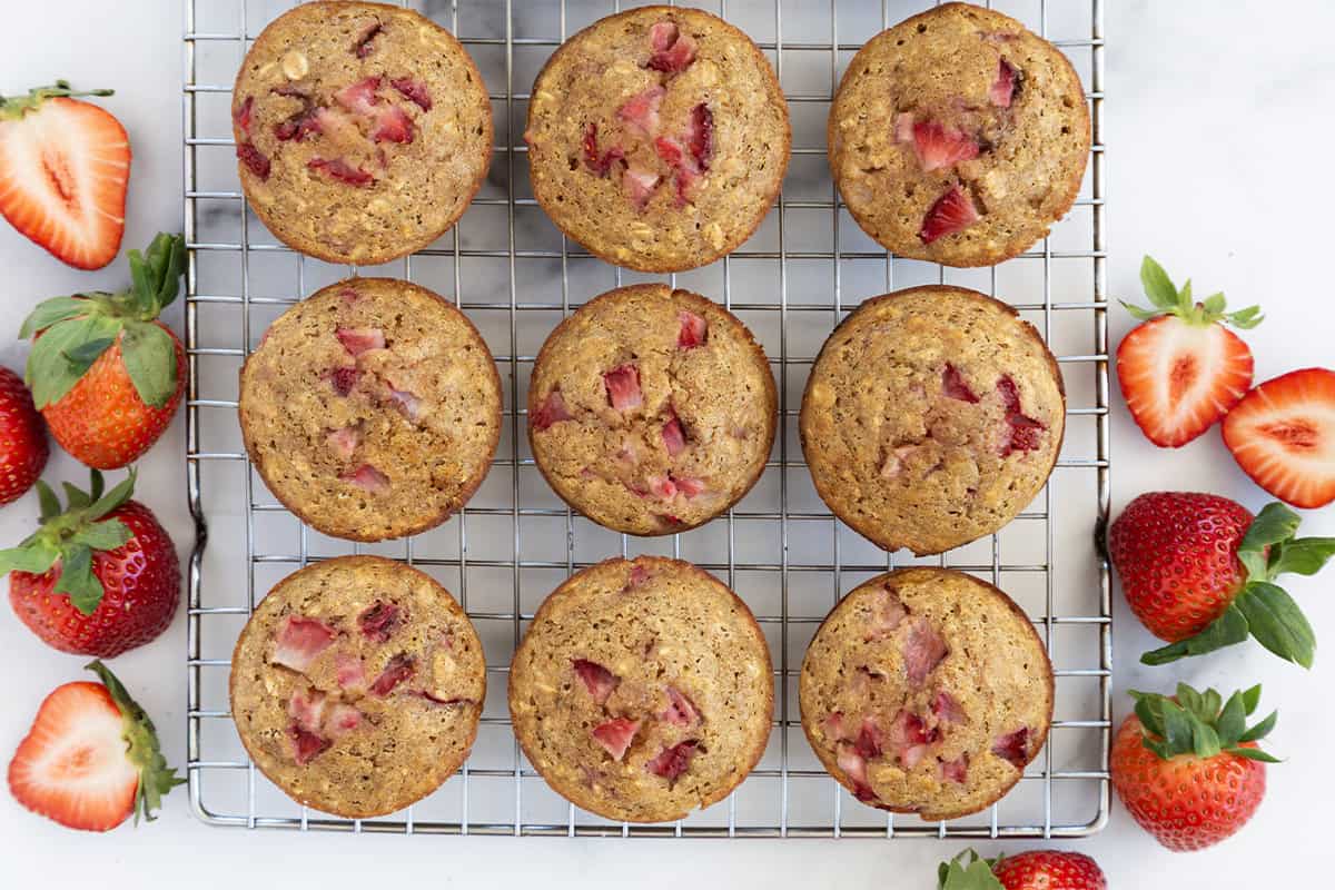 Muffin salutari alle fragole preferiti (da condividere con i bambini)