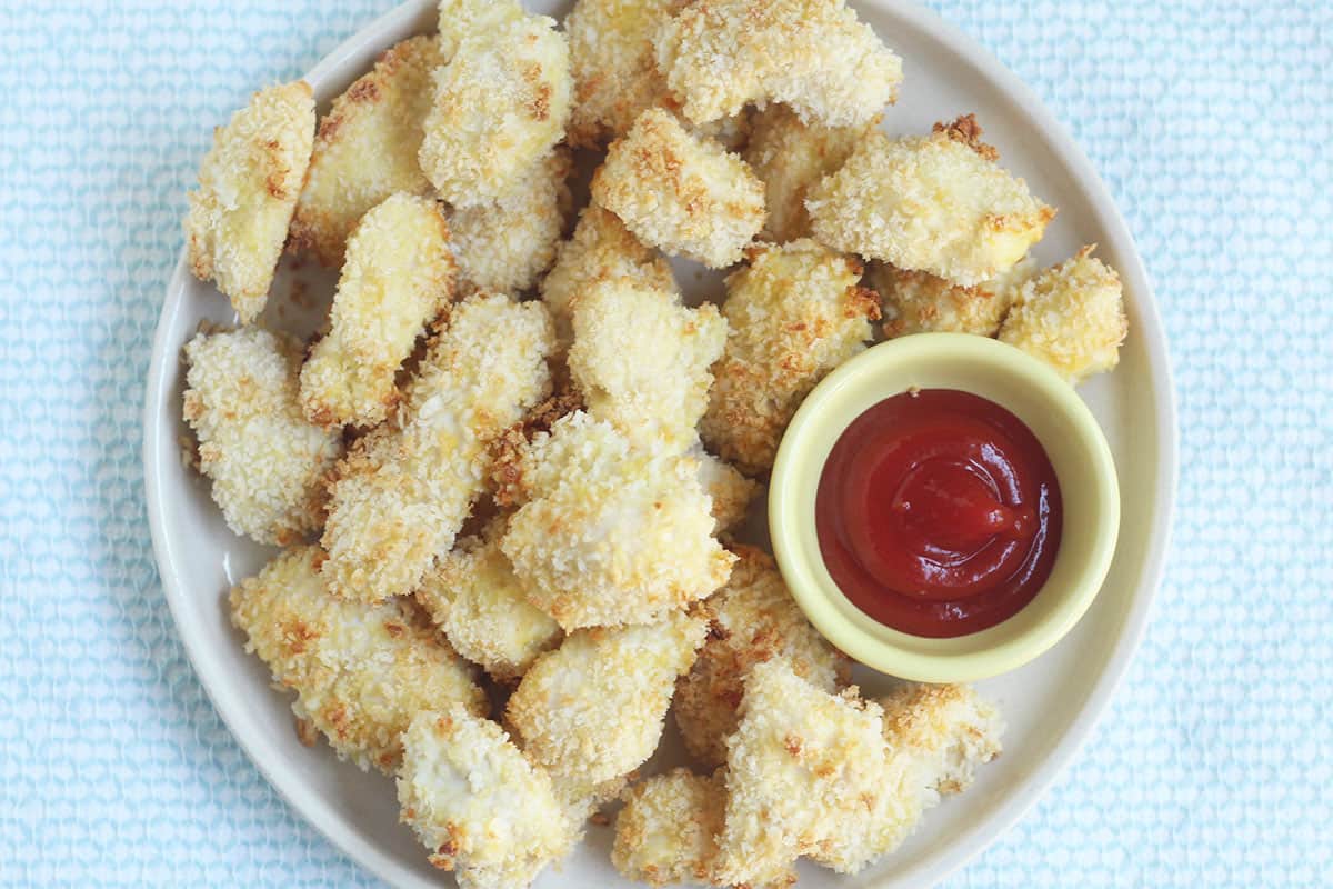 Nuggets di pollo croccanti al forno (4 ingredienti)