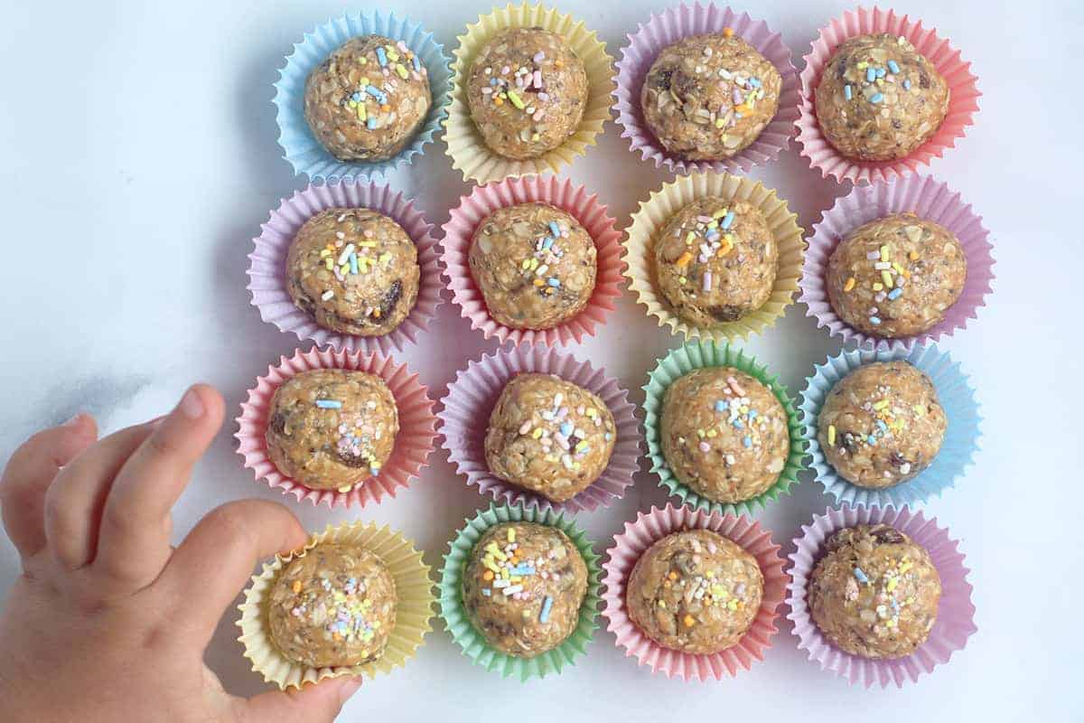 Palline energetiche di farina d'avena e burro di arachidi (così facili e deliziose!)