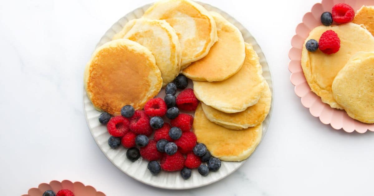 Pancake allo yogurt morbidi e soffici che piaceranno a tutti