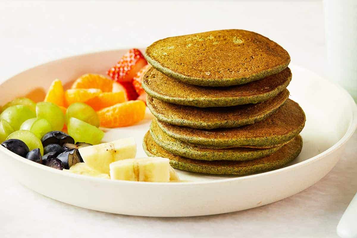 Pancakes banane e spinaci: facili, salutari, perfetti per bambini e neonati!