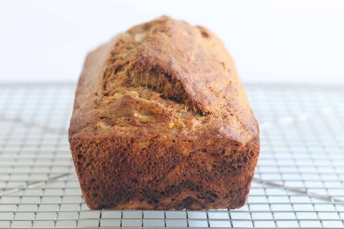 Pane alla banana con pochi zuccheri (così facile, così buono!)