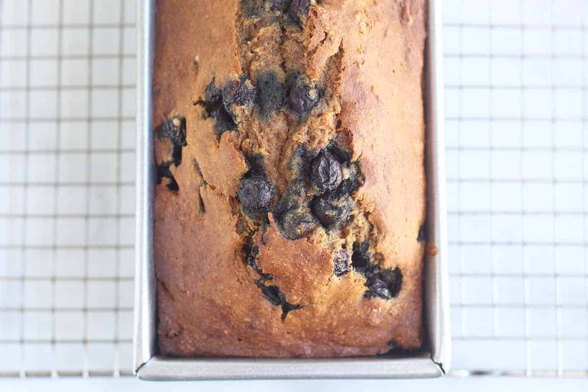 Pane preferito ai mirtilli e banana (a basso contenuto di zucchero)