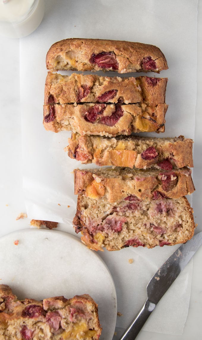 Pane sano alle fragole, mango, banane - dolcificato solo con frutta
