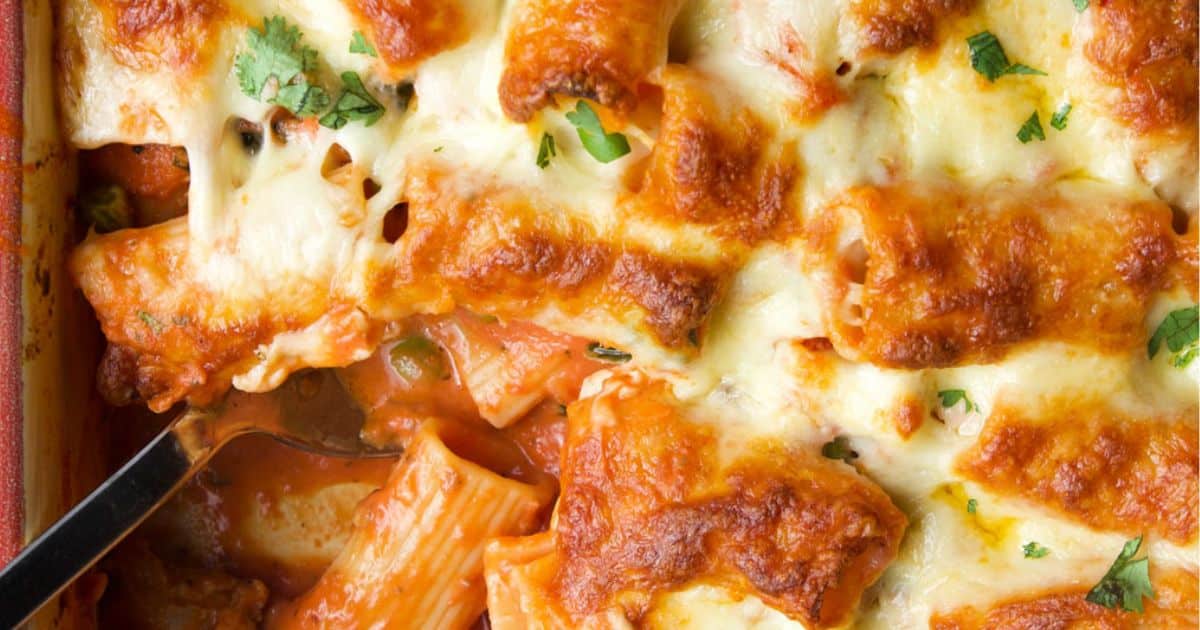 Pasta al forno con pollo e verdure: cena facile e gustosa in famiglia