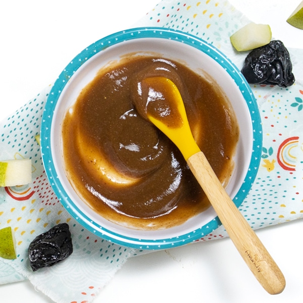 Purea per bambini di pere + prugne + chiodi di garofano (cura contro la stitichezza)