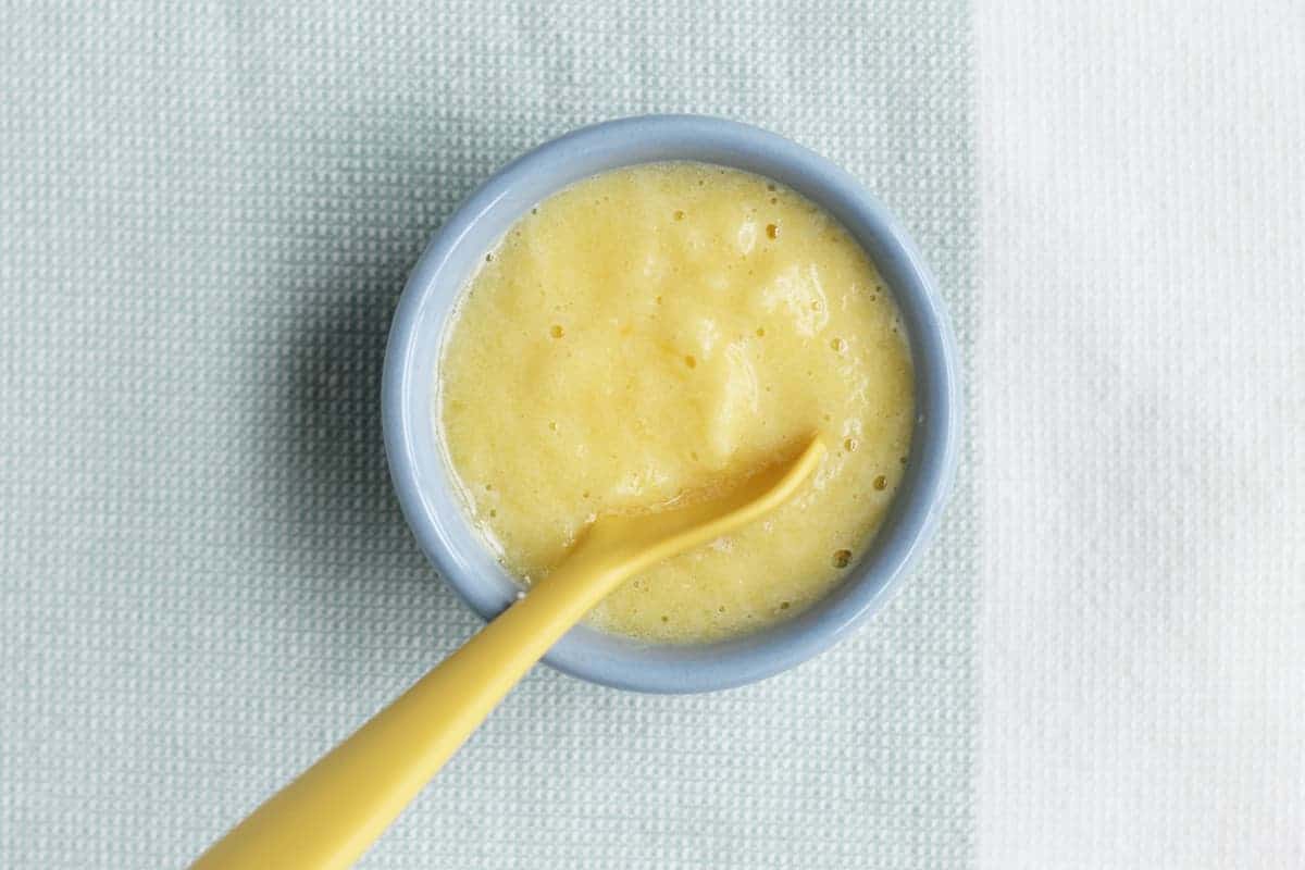 Purea di ananas facile e veloce per neonati e bambini piccoli