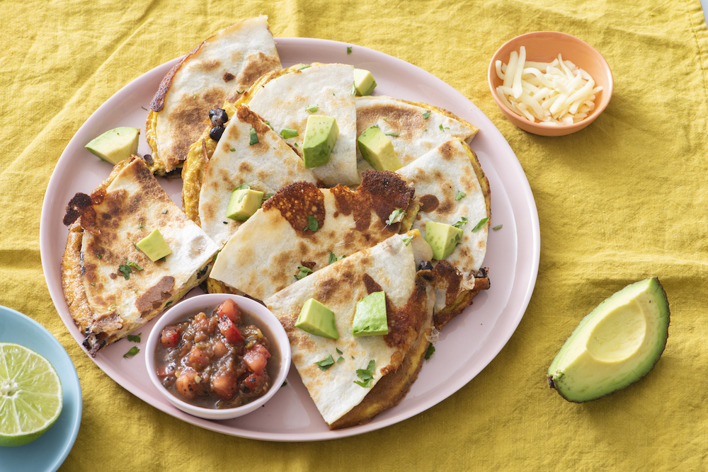 Quesadilla messicana con uova e formaggio