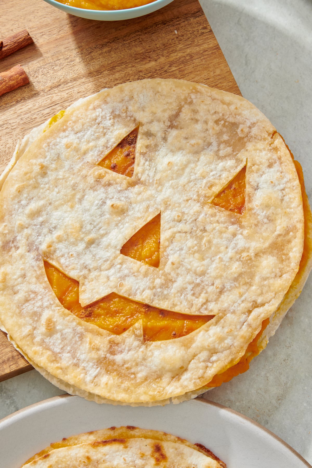 Quesadillas Jack-o'-Lantern facili