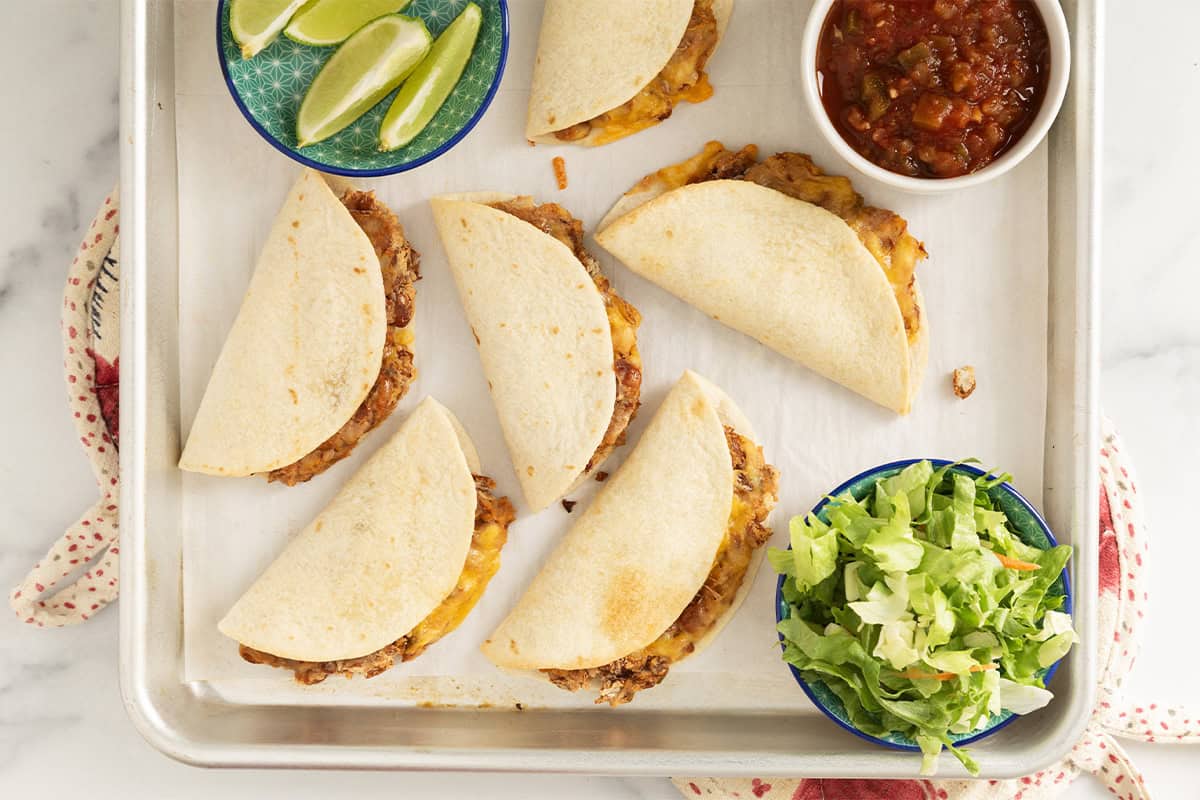 Questi tacos sono perfettamente a misura di bambino (e facilissimi da preparare in batch)